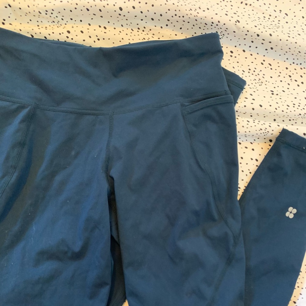 Adorable blue leggings from sweaty Betty